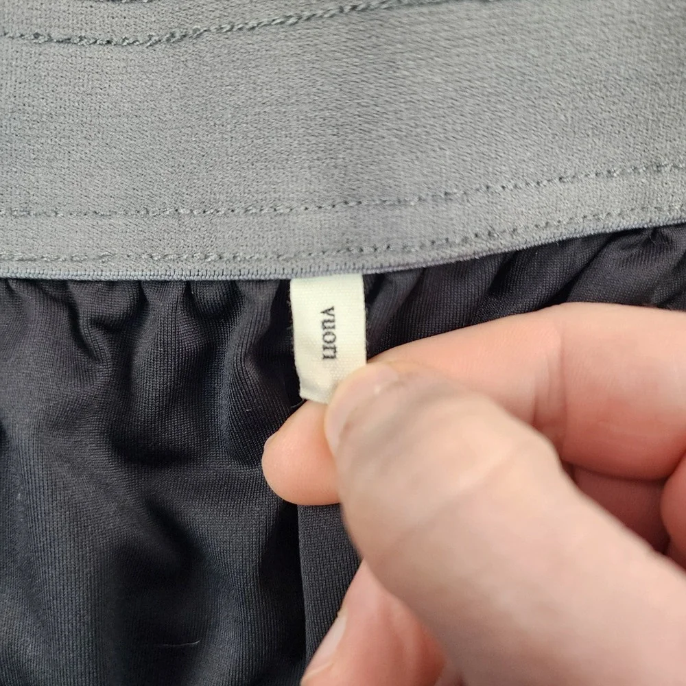 Vuori Trail Shorts 2.0 Mens L Black Tan Palm Print Lined Running